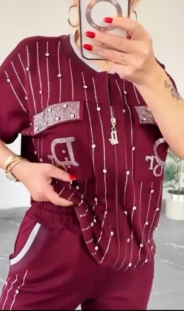 đKĂ©trĂ©szes szett cipzĂĄrral Ă©s kristĂĄlyokkal