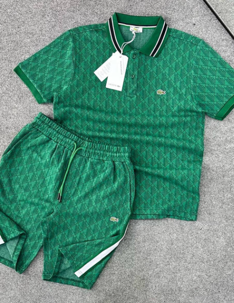 Divatos és sokoldalú, rövid ujjú lezser öltöny