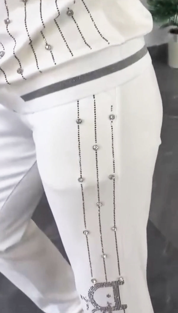 đKĂ©trĂ©szes szett cipzĂĄrral Ă©s kristĂĄlyokkal