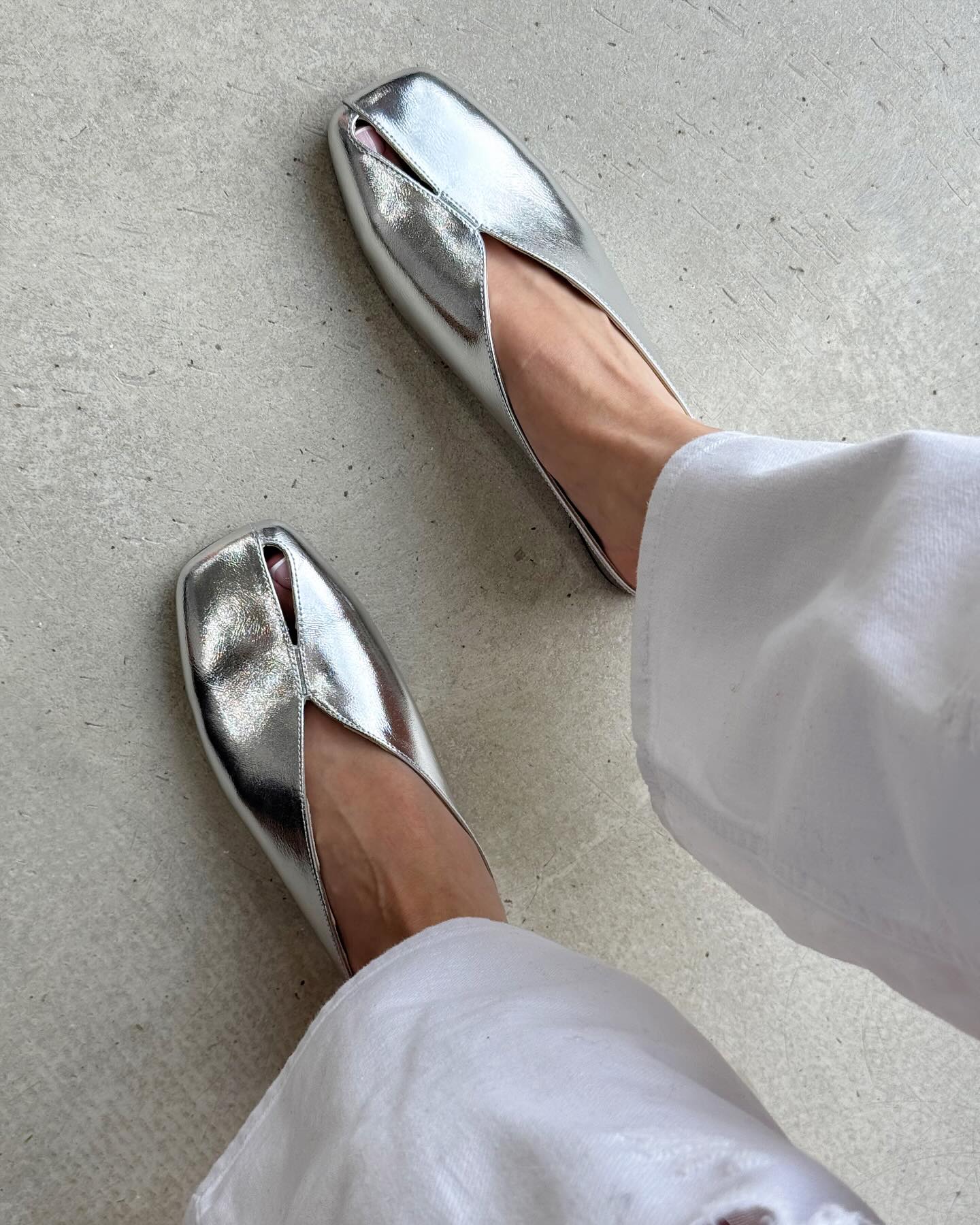 Nyári női szandál puha bőrből, lélegző és kényelmes