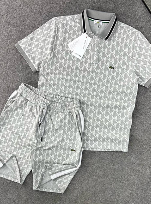 Divatos és sokoldalú, rövid ujjú lezser öltöny