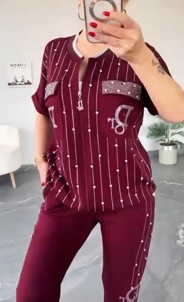 đKĂ©trĂ©szes szett cipzĂĄrral Ă©s kristĂĄlyokkal