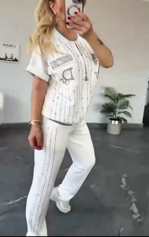 đKĂ©trĂ©szes szett cipzĂĄrral Ă©s kristĂĄlyokkal