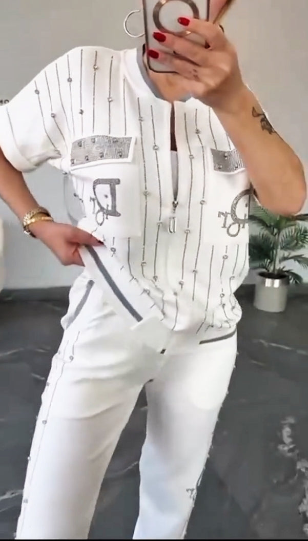 đKĂ©trĂ©szes szett cipzĂĄrral Ă©s kristĂĄlyokkal