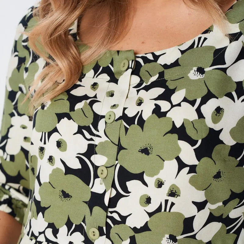 đ„Lezser virĂĄgmintĂĄs, fĂ©lujjas nĆi ruhĂĄk