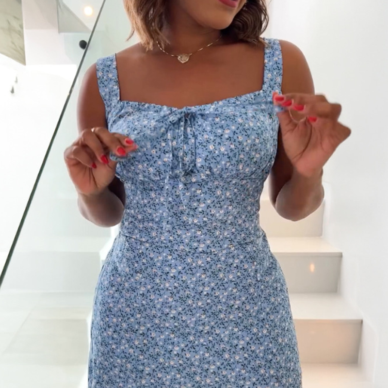 🌸Virágmintás miniruha spagettipántokkal