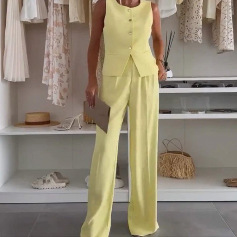 Női ujjatlan felső és hosszú nadrág