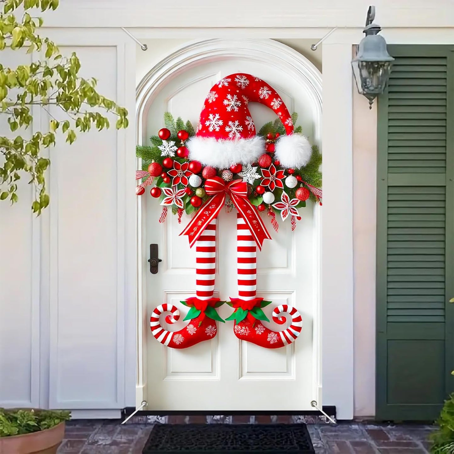 Karácsonyi banner manó lábakkal az ajtón