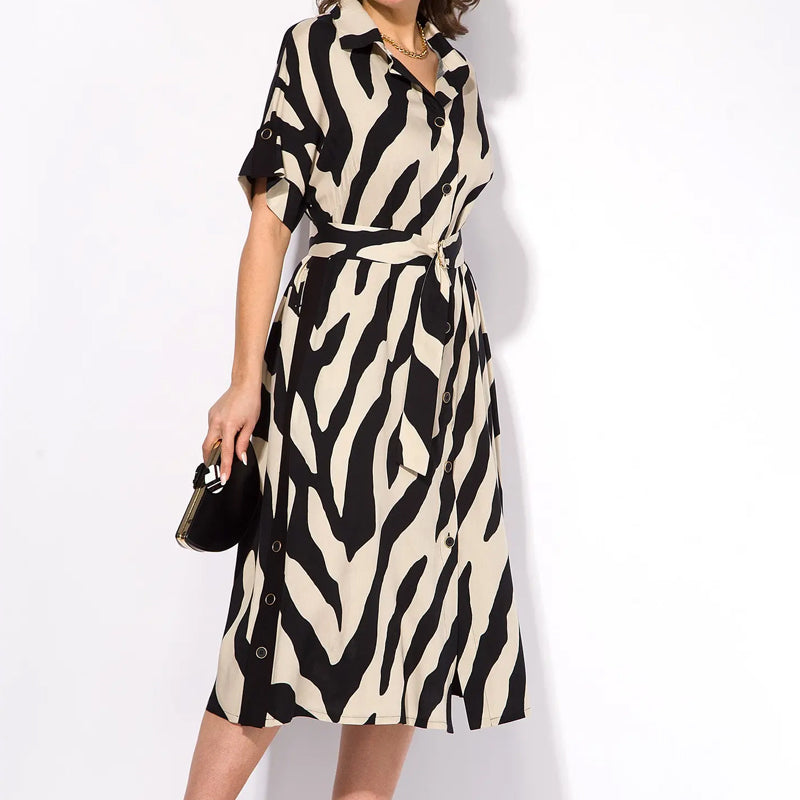 ✨🦓V-nyakú ruha mintás pántokkal és derékkal