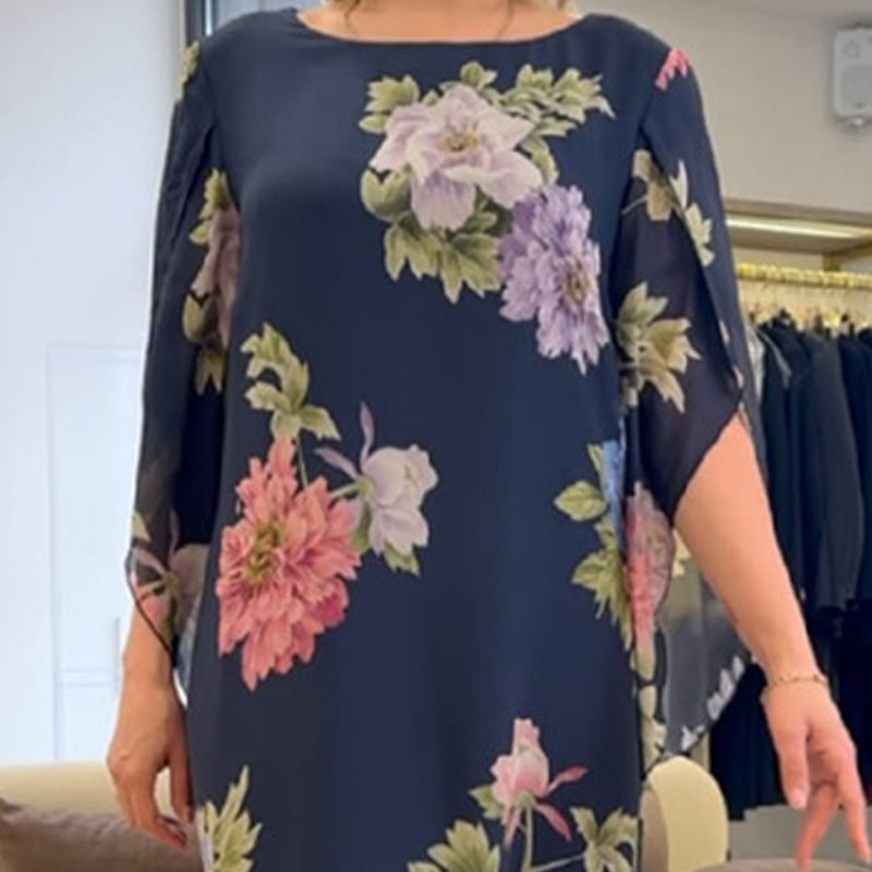 Elegáns hosszú női ruha nyomtatott nyakkivágással