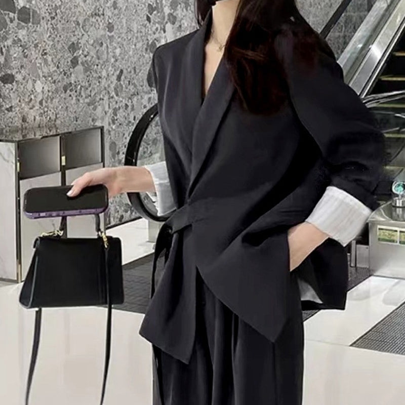 Kétrészes női szett - elöl megkötős kabát és bő szárú nadrág